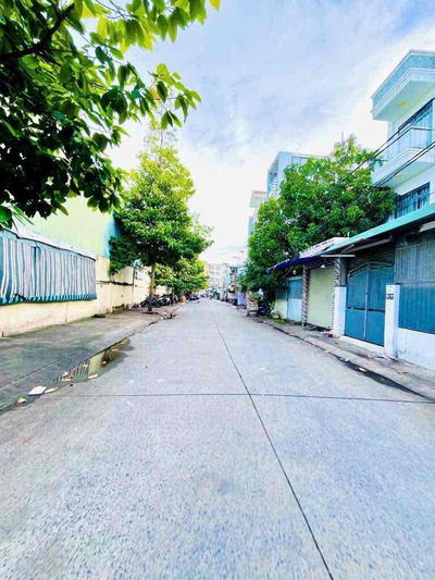 Nhà mặt hẽm 8m đường Tạ Quang Bửu P6 Q8