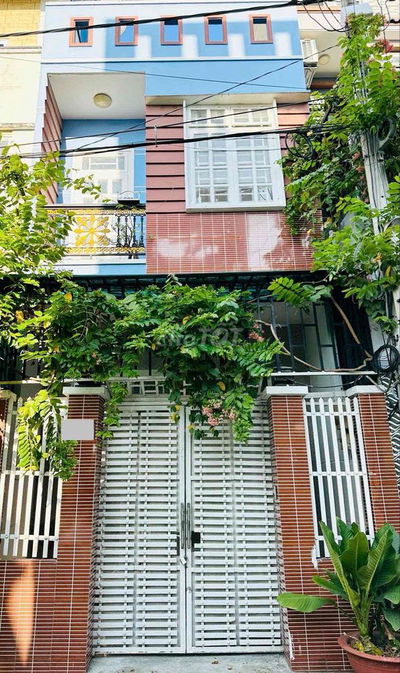 Nhà Sạch Sẻ Mới Sơn DT 4x16 1Trệt 1Lầu 4Pn 2Wc Hẻm Nhựa Xe Tải