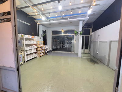 Cho thuê mặt bằng mặt tiền Huỳnh Tấn Phát, quận 7