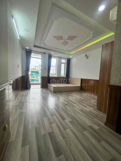 cho thuê phòng bancon mới toanh