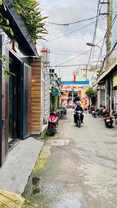 NHÀ NGUYÊN CĂN CÓ SẴN 3 MÁY LẠNH,HẺM XE TẢI THÔNG VỪA Ở VỪA KINH DOANH