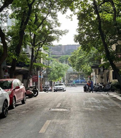 Chính chủ cần bán gấp nhà Đỗ Hành đi định cư nước ngoài DT 141m2, mt 7m, vỉa hè rộng LH 0911 049 ***