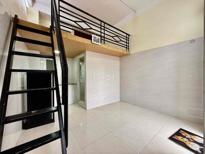 Duplex Ban Công - 28m2 - Full Nội Thất - Thang Máy- Khu Sân bay.