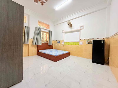 Phòng cửa sổ rộng thoáng giá rẻ Quận 10