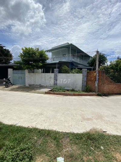 Bán nhà vườn nghỉ dưỡng giáp TPHCM 30p chạy xe