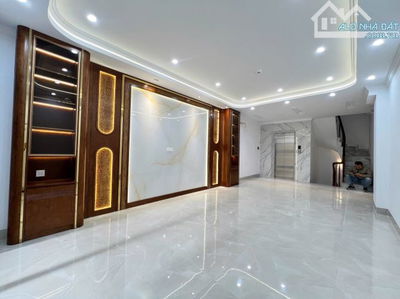 TRẦN QUỐC HOÀN – 40M2 – 7 TẦNG – GARA, Ô TÔ VÀO NHÀ – THANG MÁY – PHÂN LÔ – 21.7 TỶ