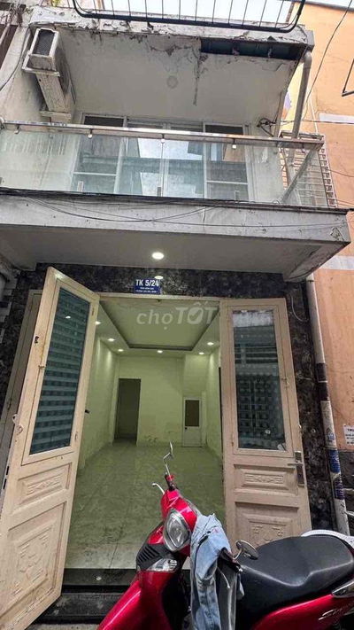 Bán nhà Hẻm Trần Hưng Đạo - Quận 1 - Sát MT - 3 tầng - Giá 6.35 Tỷ