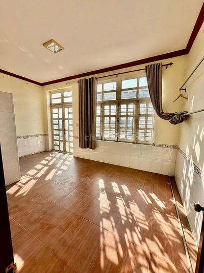 PHÒNG TRỌ CÓ BAN CÔNG RẺ NHẤT ĐƯỜNG THẠNH LỘC