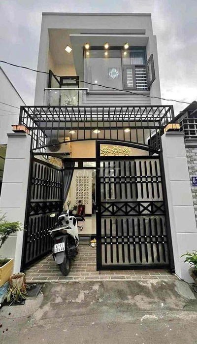 Bán nhà Bình Chánh có sân thượng - Sổ hồng riêng full thổ