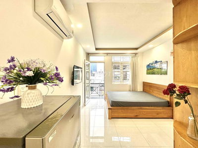 Căn hộ ban công full tiện nghi Đ. Lê Văn Sỹ Q3 - hẻm ô tô, thang máy b