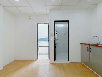 STUDIO BAN CÔNG MỀM NƠ TRANG LONG TIỆN TRUNG TÂM, VLU, HUTECH, UEF,...