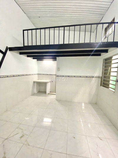 Phòng Trọ Gác Cao ,Cực Thoáng Nằm Tại Đường Hàng Tre Quận 9