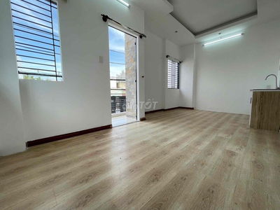 Phòng trọ có ban công gần đại học Mở