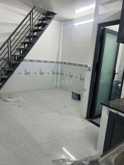 Nhà hẻm xe hơi, điện nhà nước