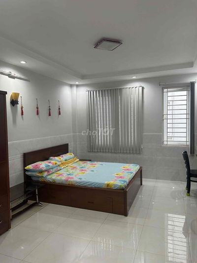 Phòng trọ/ 32m vuông/ Cho thuê phòng/Nguyễn Thị Minh Khai, Quận1