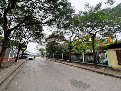 BÁN NHÀ GẦN ĐƯỜNG CỔ LINH, LONG BIÊN, 35M, 5TẦNG, ĐẦY ĐỦ CÔNG NĂNG.