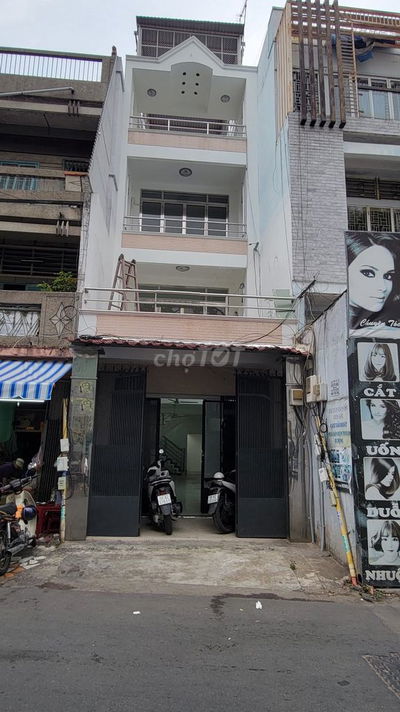 4.5x18m. Mặt tiền 3 lầu Nguyễn Chí Thanh - 3/2, Q11 (4PN, 4WC)