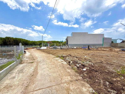 Còn 1 nền Ngang 5x30 đường xe 16 chỗ tới đất, giá thấp hơn thị trường