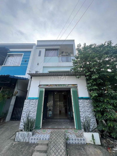 Cho thuê nhà đối diện công viên khu bên sông HBC