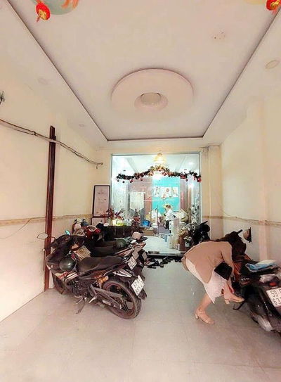 MẶT TIỀN KINH DOANH 4*20M 4 TẦNG 4PN-3WC CÓ SÂN RỘNG ĐỂ XE