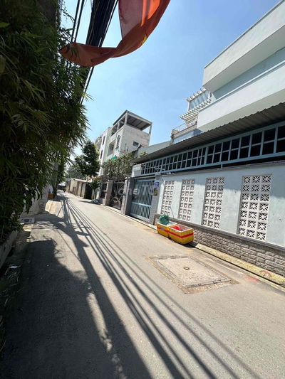 Nhà mặt tiền 96m2, 3 phòng ngủ, Chuyên Dùng 9, Quận 7