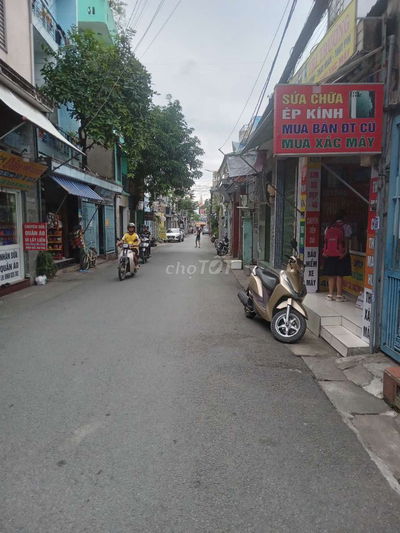 Phòng trệt, Wifi miễn phí, cách cổng KCN Sóng thần 50m