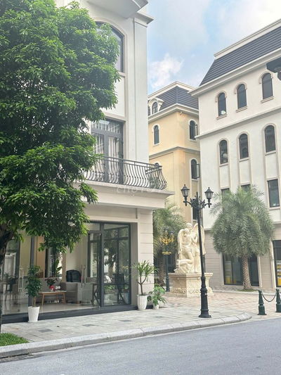 Chính chủ cho thuê phòng full đồ khép kín, có ban công 4tr bp tại Vin2