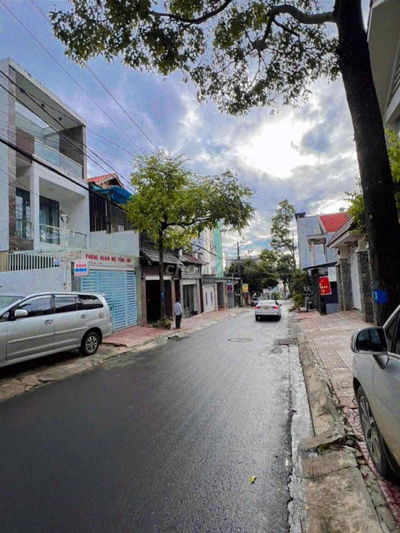 Góc 2 Mặt Tiền Thăng Long - BMT