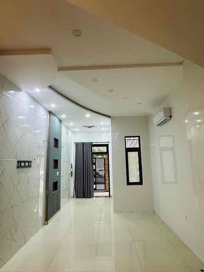 Mặt tiền Hồ Trung Lượng 70m2 có WC riêng