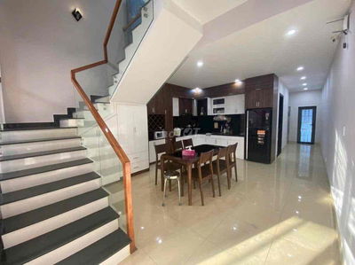 Nhà 3 tầng 4PN đường Hoàng Bình Chính, full nội thất