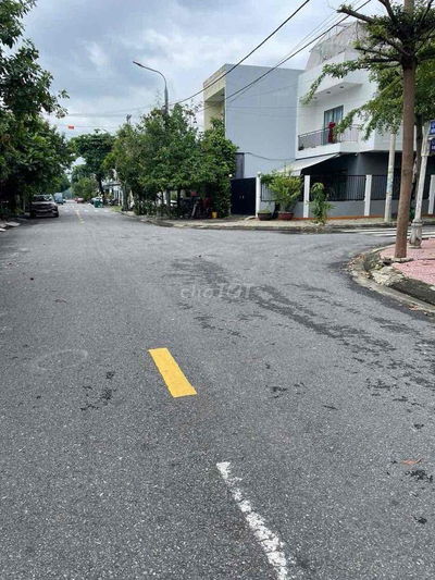 CHÍNH CHỦ Bán lô đất mặt tiền đường 7m5 gần bến xe TT, Siêu thị Mega