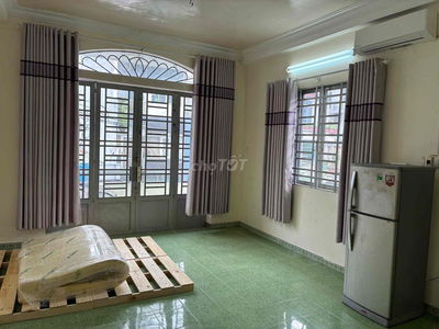 Cho thuê phòng trọ đầy đủ nội thất mặt tiền đường lớn