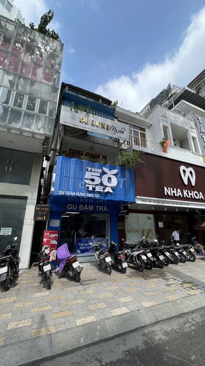 Cho thuê TẦNG 1 – Nhà mặt tiền Trần Hưng Đạo, Quận 1 – LỐI ĐI RIÊNG