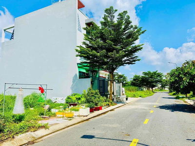 Hết r k còn gì còn mỗi lô đất MT Tân Liêm Phong Phú Bình Chánh SHR