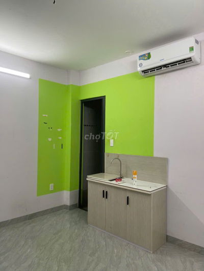 Phòng cho thuê mới, có thang máy, có chỗ để x , riêng chủ, giờ tự do