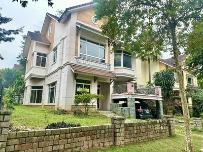 Bán biệt thự compound Thảo Nguyên Sài Gòn, Q9, DT 384m2, giá 28 tỷ