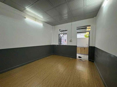 Nhà nguyên căn 2pn, dt 3.5x12m, cách hẻm 5m Nơ Trang Long chỉ 3 căn