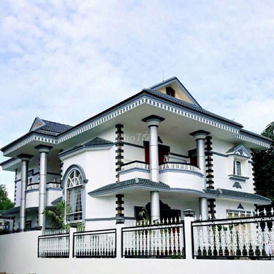 Biệt Thự Đằng cấp, Sân Vườn mát mẻ trong lành tại Mặt Tiền Củ Chi