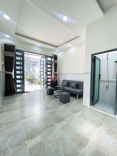 Hẻm xe hơi, 26m2, 3.65 tỉ, ngay Dương Quảng Hàm, hàng xóm Bình Thạnh