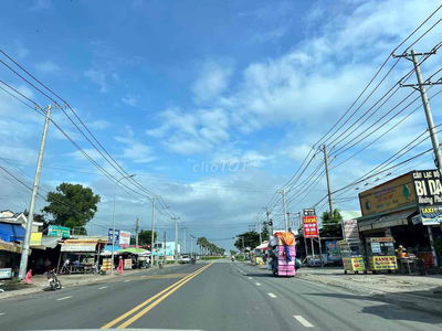 Bán nhà mặt tiền