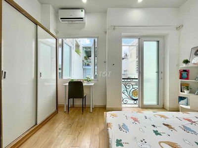 Studio ban công cực đẹp ngay Lê Văn Sỹ Phú Nhuận qua trung tâm sát bên