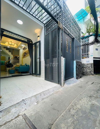 Nhà đẹp, 3máy lạnh, Tivi. bếp, máy giặt.. 29m2 Thông MT Rạch Bùng Binh