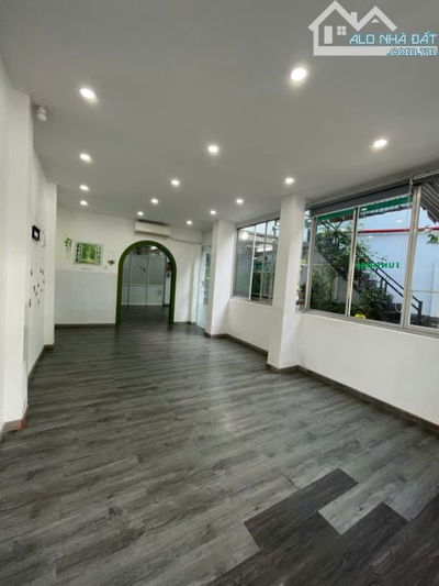 Cho thuê mặt bằng trệt suốt đường Điện Biên Phủ quận Bình Thạnh DT 7x20.Giá 30tr/tháng