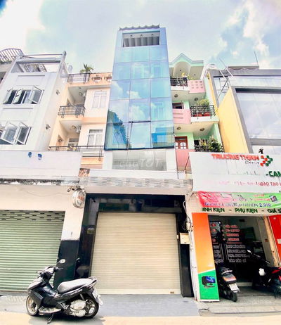 NHÀ ỐP KÍNH SIÊU ĐẸP - 489A Huỳnh Văn Bánh, 5x20m, 5 tầng chỉ 32 triệu