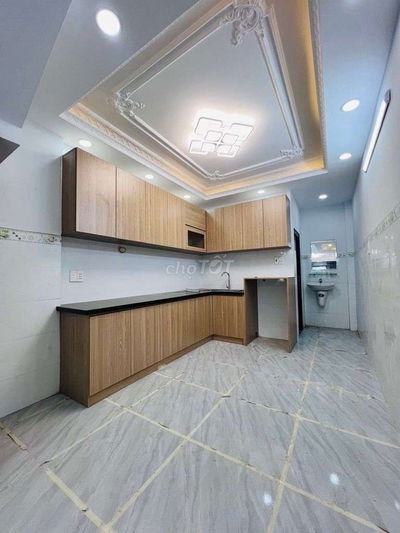 Bán nhà  gần mặt tiền Lâm văn bền