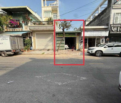 cần bán căn nhà kho d11 ngay chợ đêm kdc vietsing dt 100m2