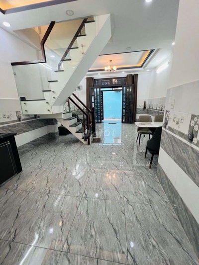 Bán nhà 2 tầng  cạnh cư xá ngân hàng .