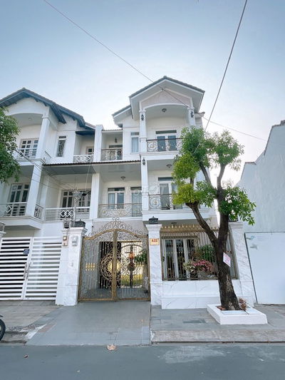 Cho thuê villa 7x20m 1 trệt 2 lầu Đ.Nguyễn hoàng-Gía 36 triệu/tháng