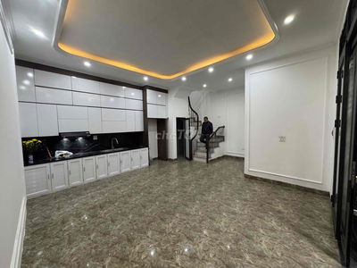 Cho thuê nhà 58m2 mới đẹp ngõ 166 Kim Mã, 5 tầng đầy đủ công năng.