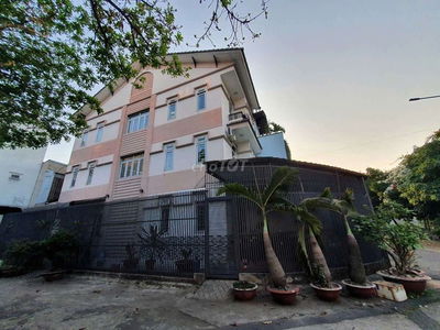 Nhà phố 3 tầng 6,5m x 20m. Góc 2MT View Công Viên KDC Phú Nhuận